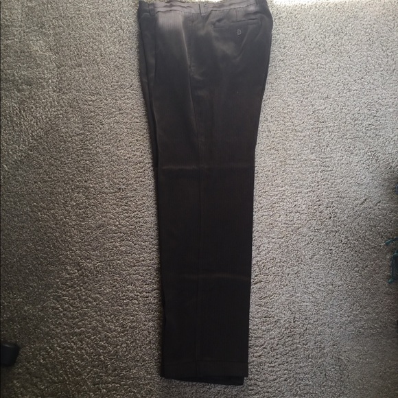 Tommy Bahama Silk and Wool Pants with pleats. - Picture 2 of 5